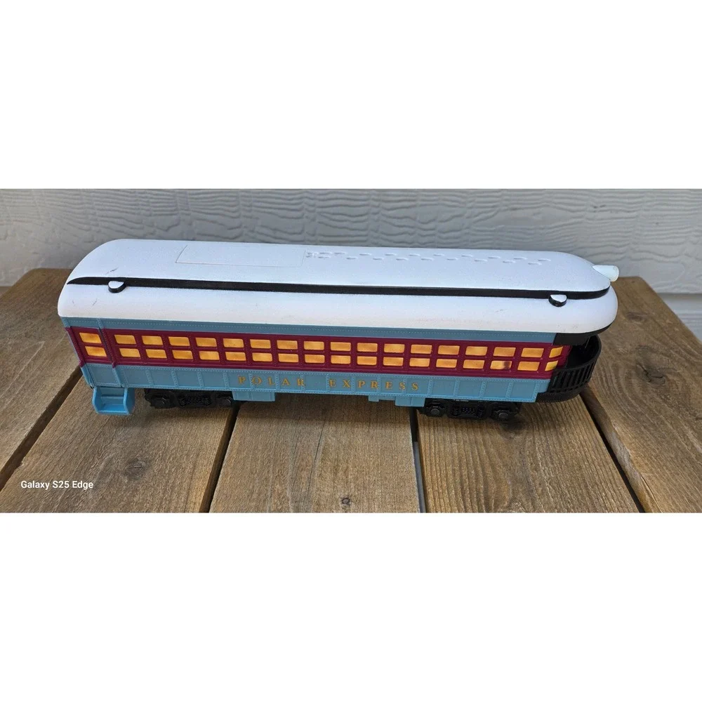 Lionel The Polar Express G-Gauge Observation Car with Hobo Figure 7-11022 Blue